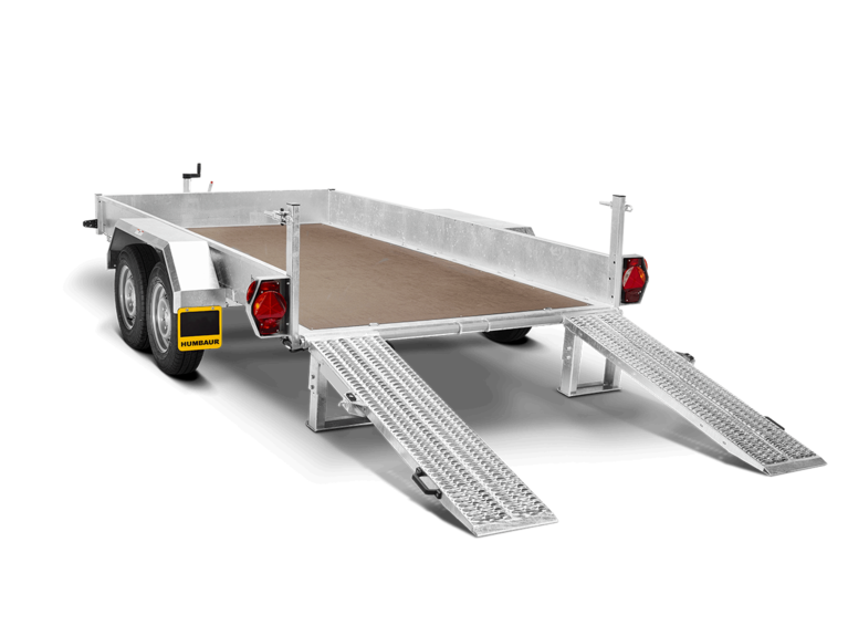 HS Basis, un transporteur d'engins de chantier Humbaur avec rampes d'accès, avant gauche  | © Humbaur GmbH